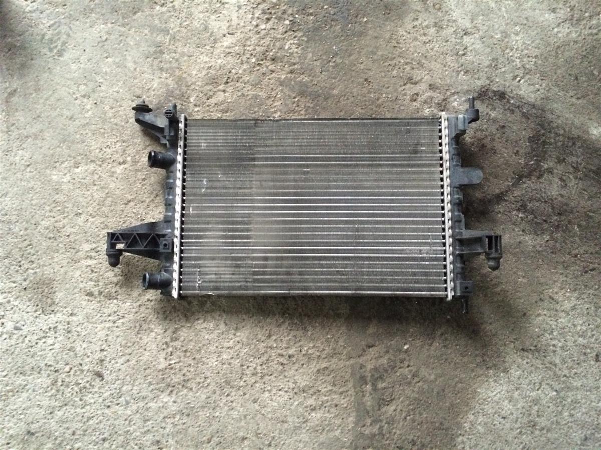 Radiator apa pentru Opel Corsa C 1.224445161Piesa Originala din