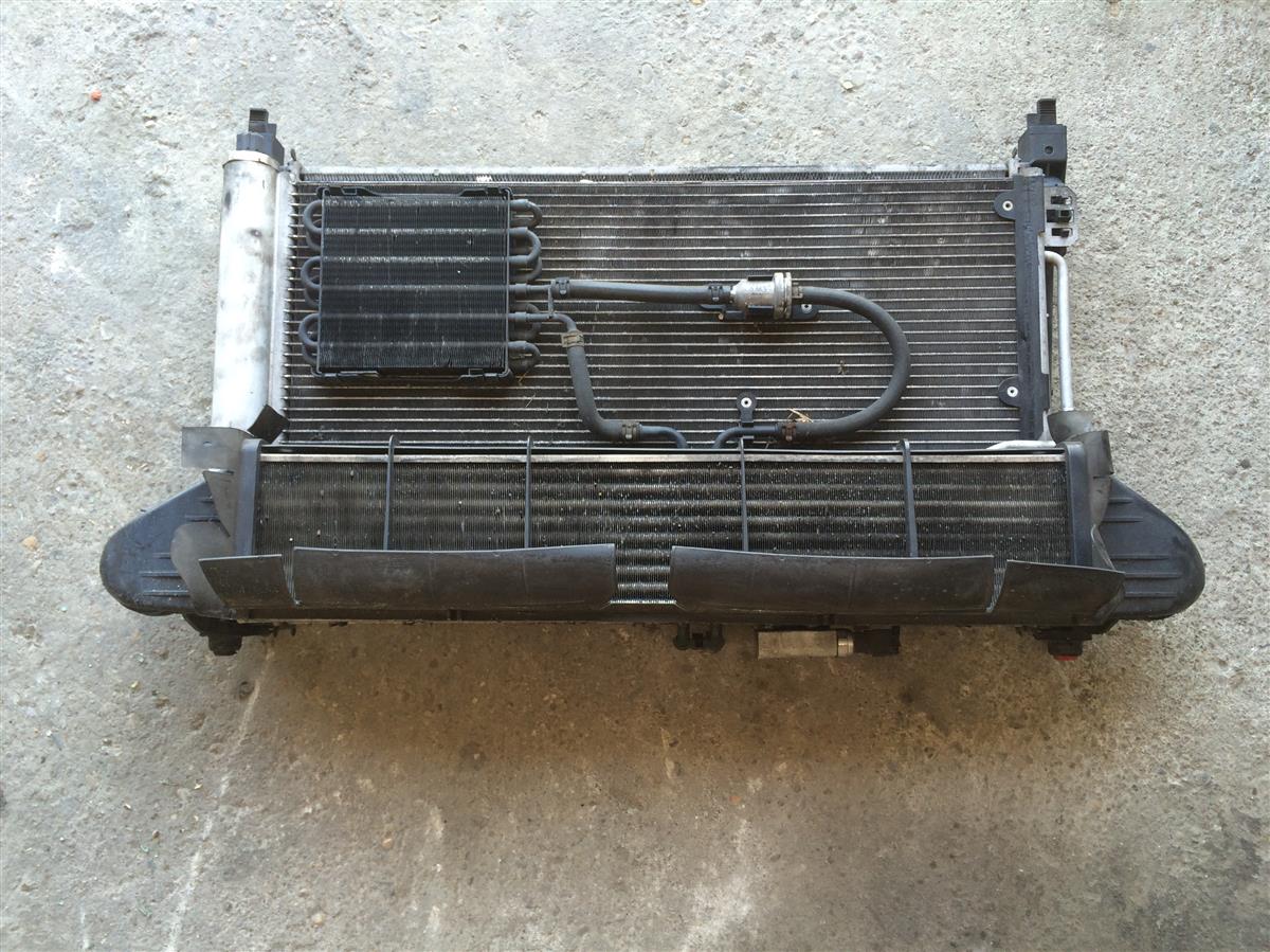 Radiator intercooler pentru Mercedes C220 W203Piesa Originala din