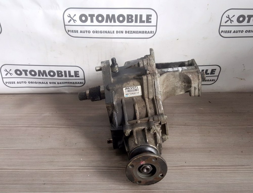 Cutie Transfer Kia Sportage 2.0 CRDI 6+1 ManualOtomobile.ro