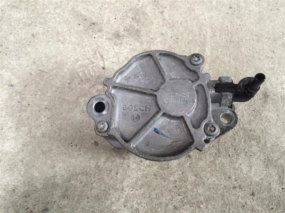 Pompa vacuum pentru Peugeot 207 1.6 HDIPiesa Originala din dezmembrari